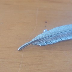 Vintage Silver Tone Feather Brooch Pin Textured Leaf Plume