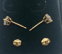 14K SOLID YELLOW GOLD STUD EARRINGS W/ TRILLIONT CUT CZ STONES – 0.68 Grams