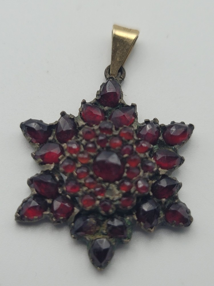 Antique Bohemian Garnet Starburst Pendant 14k Gold Bale 24mm – SB9I