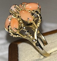 Vintage Angel Skin Coral Flower Ring Gold Tone Hawaiian Estate Size 5.75 1960’s