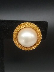 1980s Gold Tone Mesh Frame Faux Mabe Pearl Button Clip-on Earrings