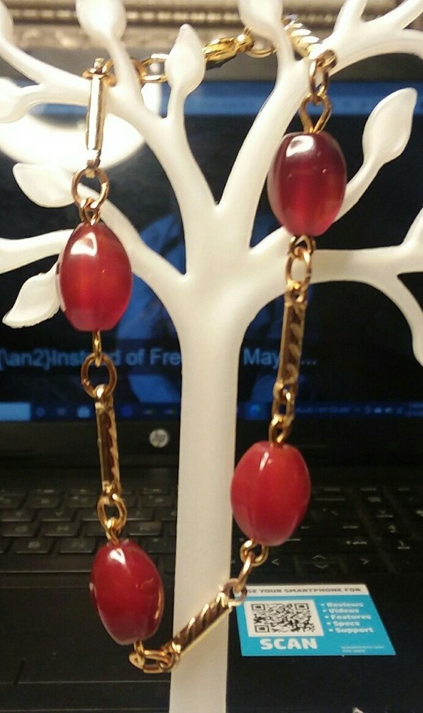 MaryBee Jewelry: 7 1/2″ Gold Tone Stone Carnelian? Bracelet 01-01-2021 (B)