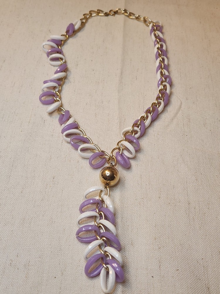 Lavendar & White Plastic Lucite Chain Link Necklace Mod Retro Tassel
