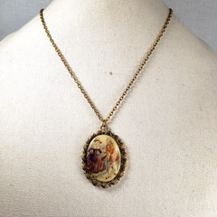 Vintage Porcelain Cameo Lover Dance Courting Couple Gold Tone Pendant 23″ Chain