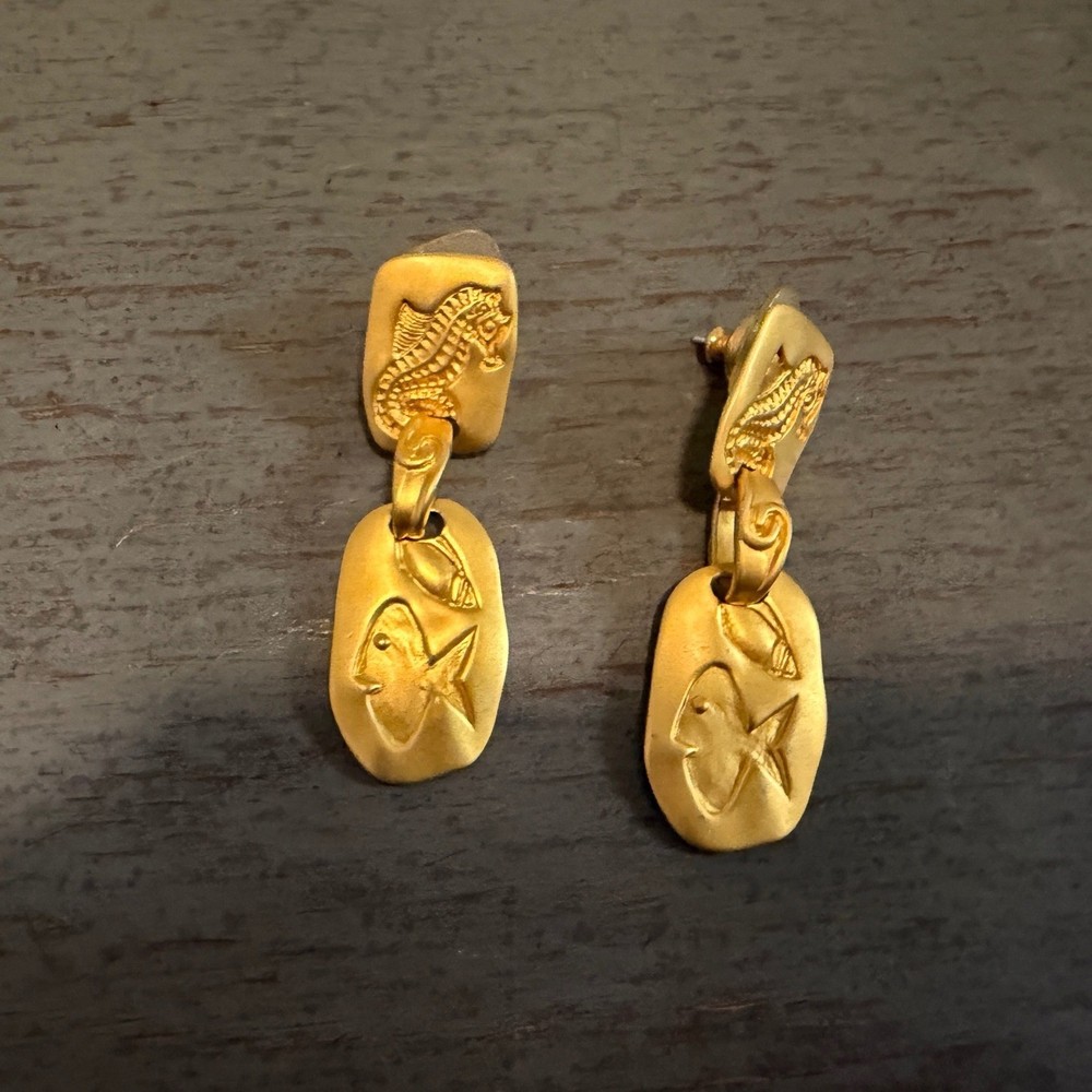Vintage Gold Tone Nautical Seahorse Fish Seashell Drop Dangle Earrings Coastal
