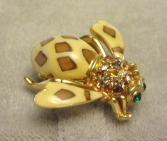 VTG Joan Rivers “Joan Of The Jungle” Leopard Bee Spotted Brooch Pin