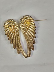 Beautiful Angel Wings Brooch Pendant Iridescent Rhinestones Gold Tone White Pink