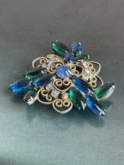 Vintage unsigned green blue rhinestone filigree brooch- Juliana style
