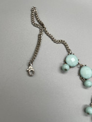 16 inch light green Faceted Round plastic Stone Statement Necklace bl01