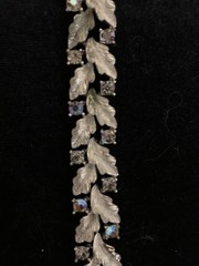 ( LISNER) Vintage Fashion Crystal & Diamond Looking Silver Tone Bracelet