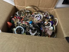 17 Pounds Pierced Vintage To Fashion Mixed Metals Earrings Jewelry Lot #70