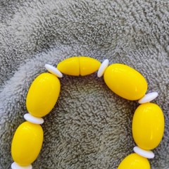 Vintage Daisy White And Yellow Jewelry Lot Of 5 Avon And Unbranded READ