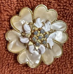 Vintage Faux Mother of Pearl Scarf Clip Gold Tone Marked ‘W. Germany’