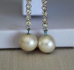 Vintage Marvella Faux Pearl Dangle Drop Clip On Earrings Silver Toned 1.75″
