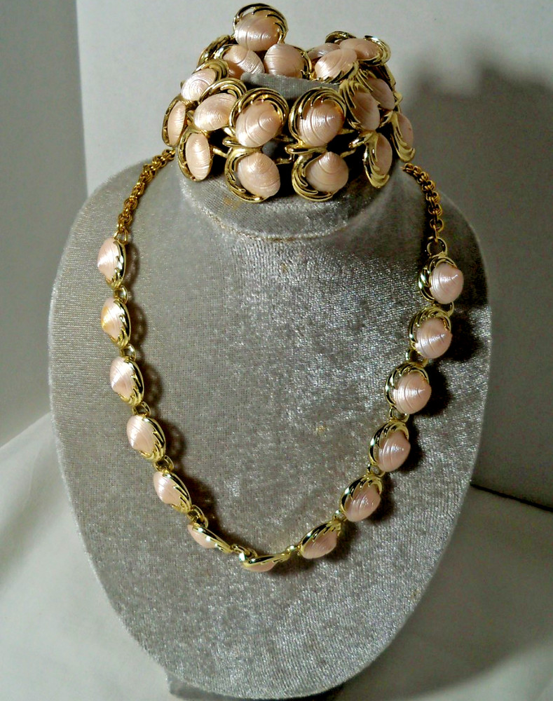Vintage Necklace Bracelet Clip Earrings Peach or Cream Shell Links