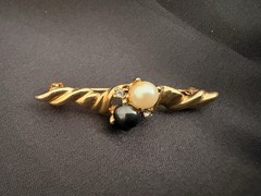 Vintage 1928 Jewelry Co. Faux Pearl Bar Brooch Pin Gold Tone With Original Box