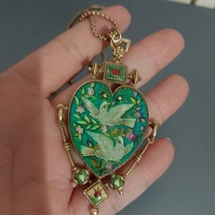 Green European Heart Enamel Necklace Unique Dove Inlay Retro Pendant Jewelry