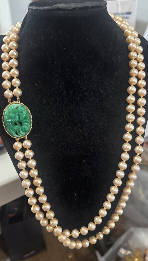 Vintage Unsigned Marvella? Glass Faux Pearl Faux Jade Flower Necklace 24”