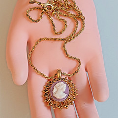 Vintage Lavender Purple Cameo Pendant Necklace 20″ Gold Tone Openwork Frame