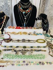 Jewelry addicts! Vintage Estate Costume AVON MONET 925 SOUTHWESTERN 89pc Lot