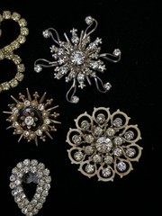 Vintage Lot Of 6 Rhinestone Brooches Unsigned All Wearable Estate Jewelry