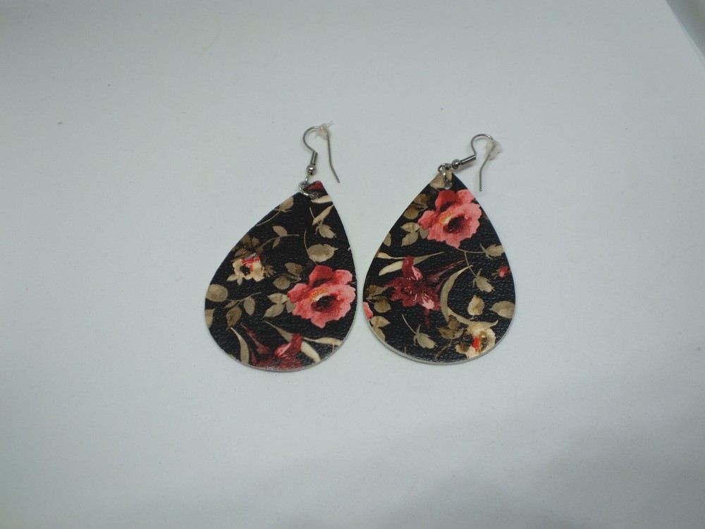 Beautiful French wire Pierced Earrings Silver Tone Multicolor Floral Vinyl 2.25″