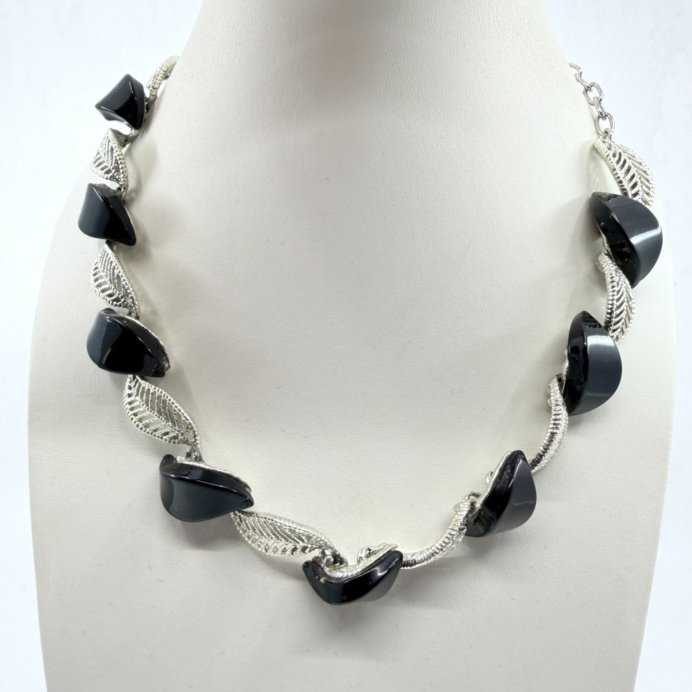 Vintage MCM Mid Century Silver Tone Filigree Leaf Black Cabochon Choker Necklace