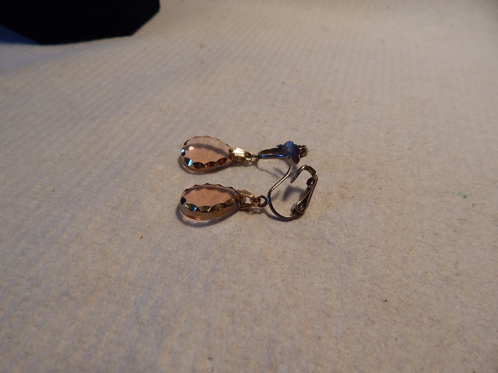 VTG 190S 70S TEAR DROP CUT GLASS CLIP EARRINGS LIGNT PINK