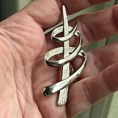 Vintage 1986 JJ Modernist silver tone Christmas Tree brooch pin, 3.5 inches