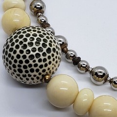Vintage Plastic White/Off-White Black Zebra Leopard Beaded Necklace 32″