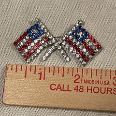 Vintage Silver Tone Rhinestone Flag Pin Brooch ￼Flag Patriotic
