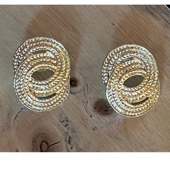 Vintage pair of women’s earrings. Knotted Rope. Nautical. gold tone jewelry