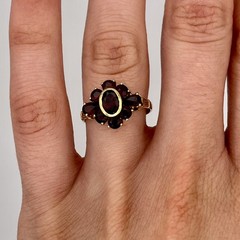 Vintage 18K Yellow Gold Oval Pear & Round Mozambique Garnet Cluster Ring Size 6