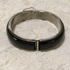 Vintage Black Silver Tone Bangle Bracelet Etched Safety Chain Hinged