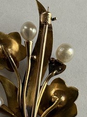 READ Victorian 10K 18K Mixed Metals Pearl Mine Cut Diamonds Leaf Flower Brooch