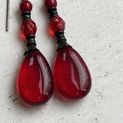 Vintage Red Glass Teardrop Cabochon & Faceted Dangle Drop Pierced Earrings