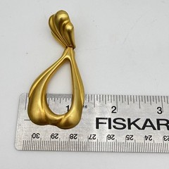 Vtg 80s STATEMENT Brushed Gold Tone Modern Doorknocker Runway Clip Earrings