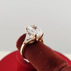 Vtg Sz 8 Ring Oval Triangle Cubic Zirconia 18KGE Gold Electroplate Jewelry USA