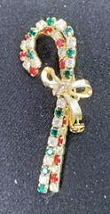 Lot of 7 Vintage Christmas Trees Wreaths Candy Cane French Horn Brooches
