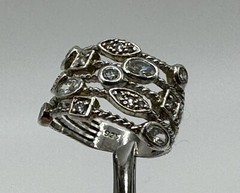 Awesome Vintage Unbranded 925 Sterling Silver Clear Gems Confetti Size 9 Ring