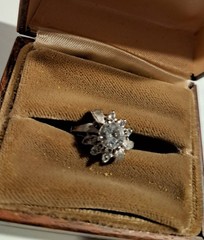 Ring sz 7 Good quality costume jewelry 18K HGE White Gold Electroplate Exc cond
