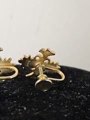 Vintage Signed MMA metropolitan museum of art screw back earrings Gold Tone