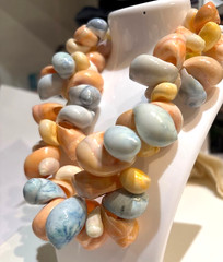 Vtg 80s Chunky Sea Shell Necklace Pastel Blue Peach Coastal Grandma Miami Vice