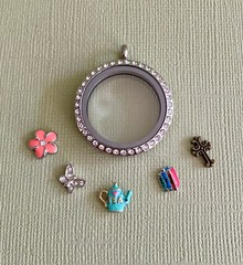 Origami Owl Locket & Charms – No Chain Includes 13 Charms/Crystals Total NK498