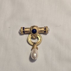 Vintage Les Bernard Imitation Pearl Bar Pin Brooch