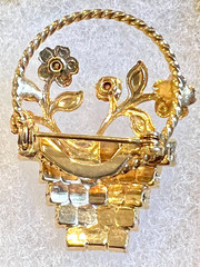 VINTAGE Basket of Rhinestone Flowers Brooch Gold Tone Lapel Pin Uranium Glow 60s