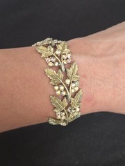 Vintage Signed Coro Gold Tone Textured Leaf Link Bracelet with Rhinestones