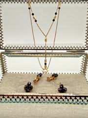Vintage Krementz Faux Baroque Pearl & Black Bead Lariat Necklace with earrings