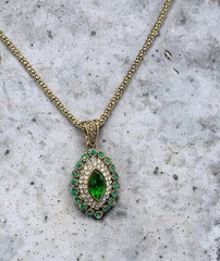 VTG GREEN RHINESTONE NECKLACE EARRINGS MARQUISE SHAPED ART DECO GOLD TONE CHAIN