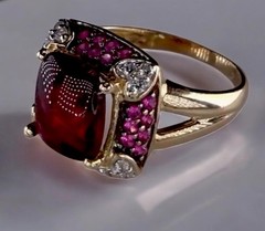 14K Gold gorgeous Garnet,Safire & Diamonds Ring MEDA size 6.25, 5g approximately